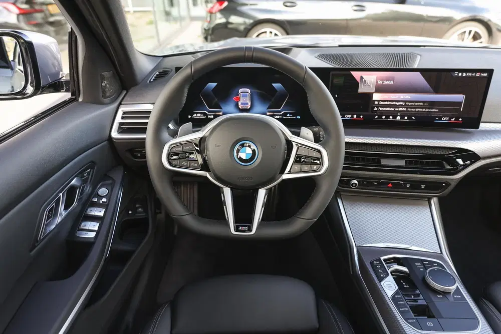 BMW 3-serie 330e M Sport Automaat uit 2026, foto 3