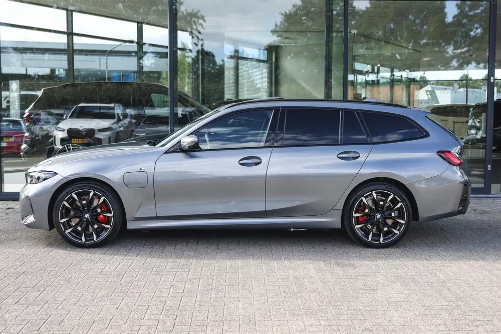 BMW 3-serie 330e M Sport Automaat uit 2026, foto 8