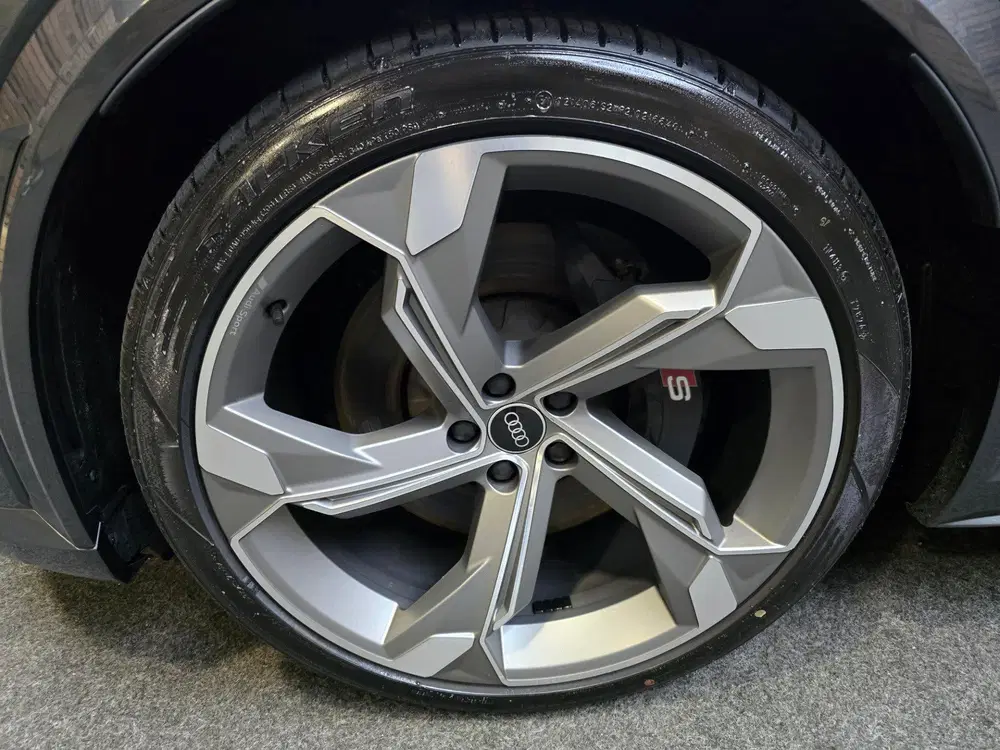 Audi e-tron S quattro 95 kWh 503PK Pano Leder Softclos uit 2022, foto 2