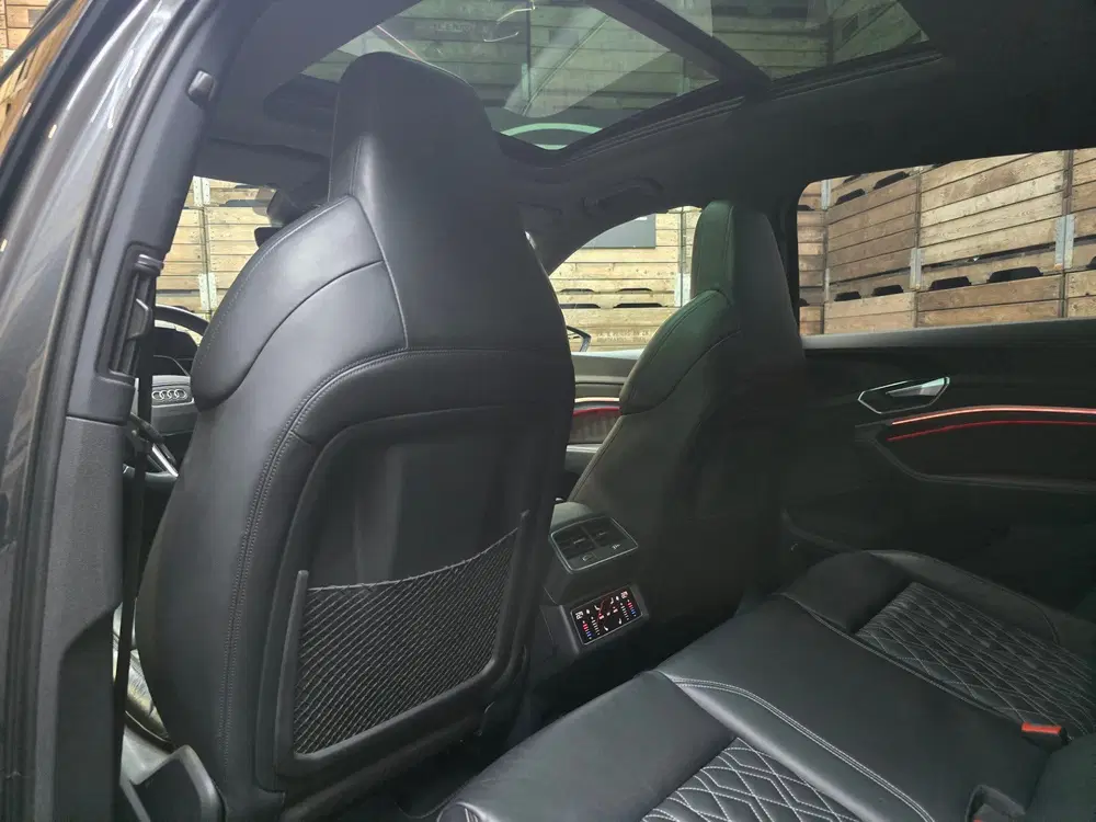 Audi e-tron S quattro 95 kWh 503PK Pano Leder Softclos uit 2022, foto 7