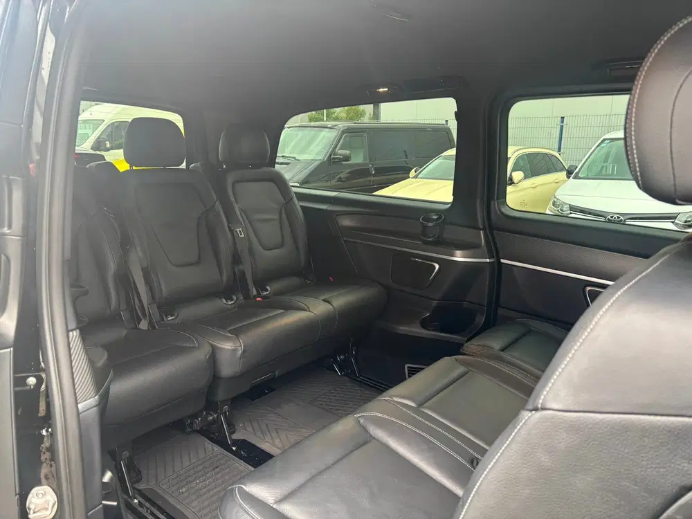 Mercedes-Benz V-Klasse 300d Extra Lang DC Avantgarde Edition uit 2022, foto 10