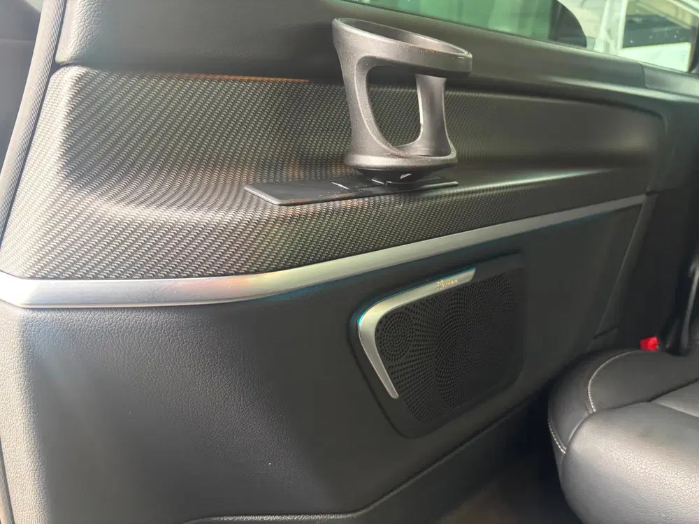 Mercedes-Benz V-Klasse 300d Extra Lang DC Avantgarde Edition uit 2022, foto 13