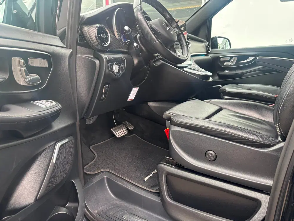Mercedes-Benz V-Klasse 300d Extra Lang DC Avantgarde Edition uit 2022, foto 9