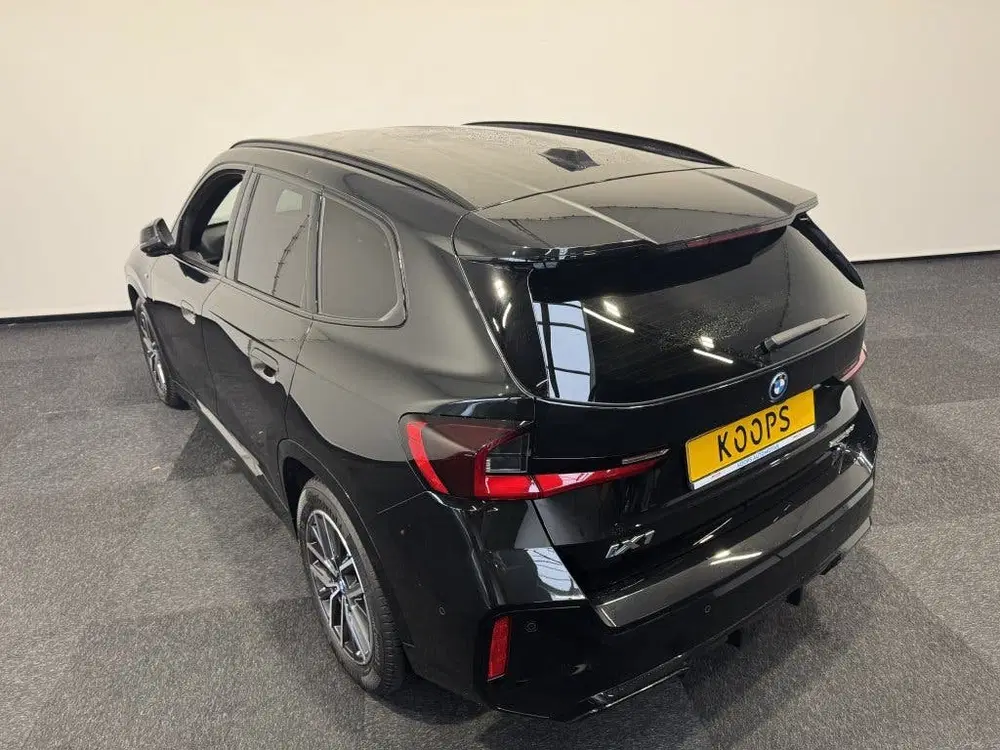 BMW iX1 M Sport Premium Pro uit 2025, foto 11
