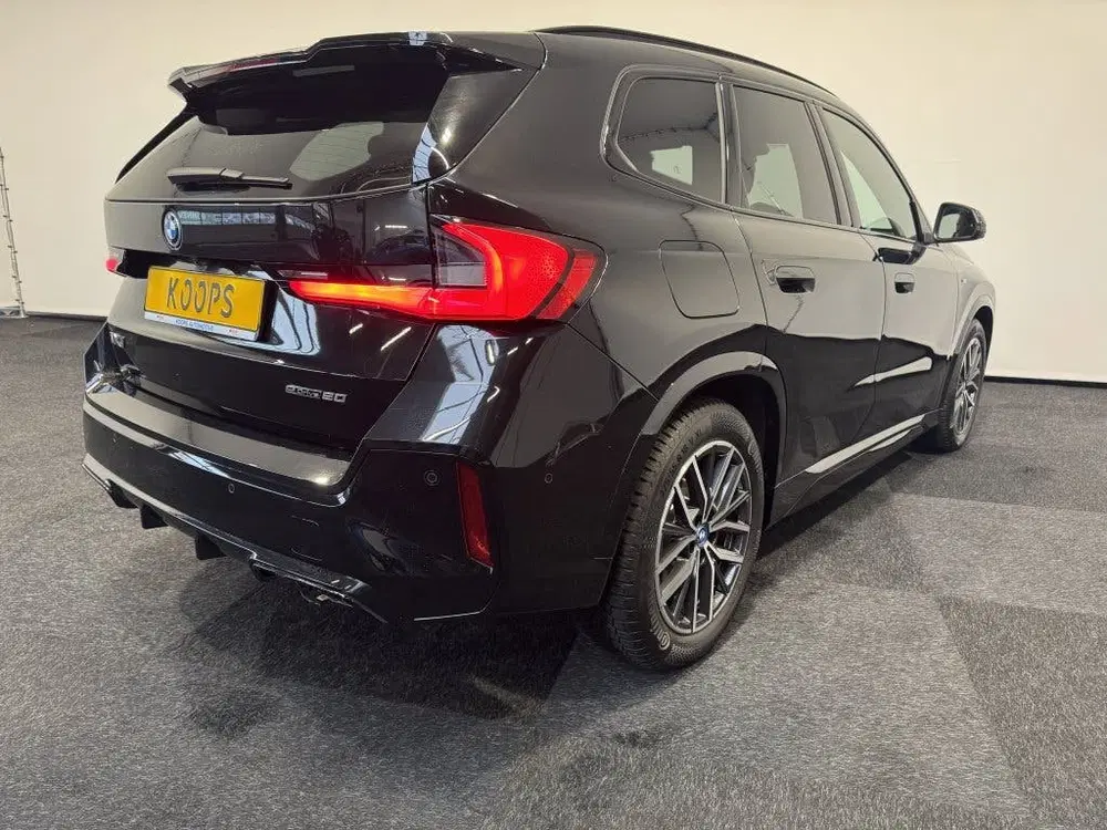 BMW iX1 M Sport Premium Pro uit 2025, foto 12