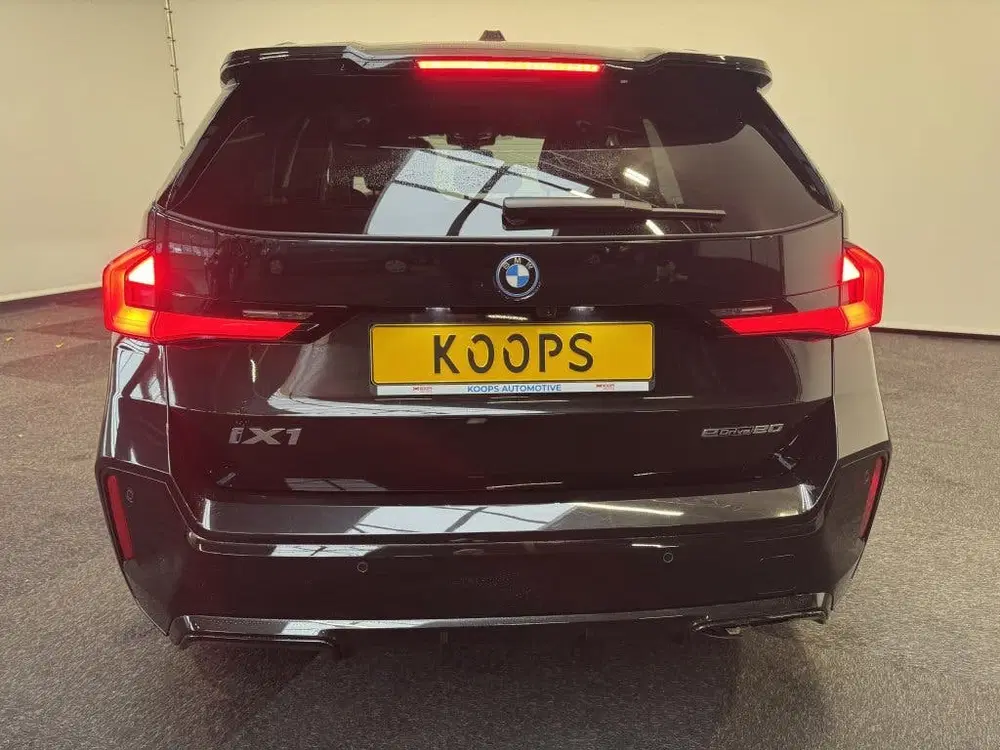 BMW iX1 M Sport Premium Pro uit 2025, foto 14