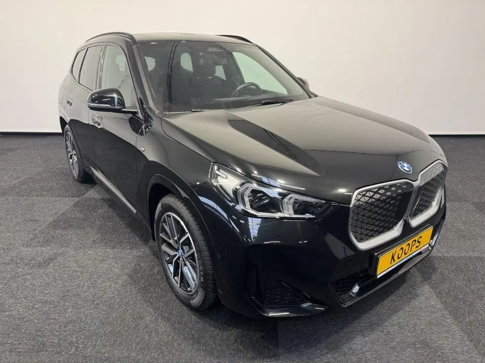 BMW iX1 M Sport Premium Pro uit 2025, foto 4
