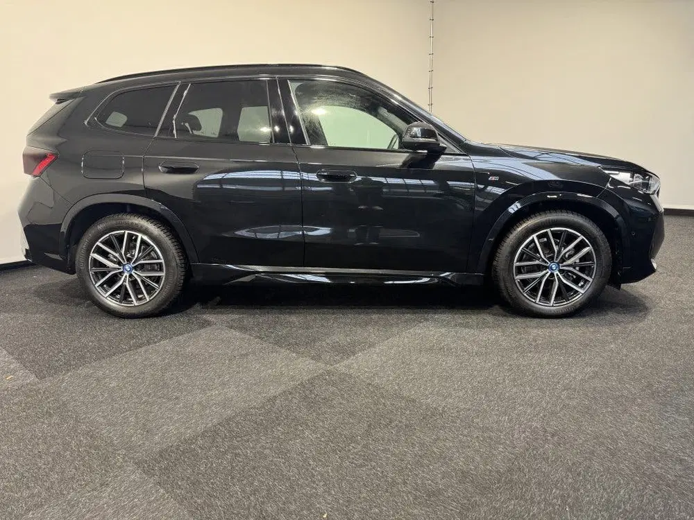 BMW iX1 M Sport Premium Pro uit 2025, foto 7