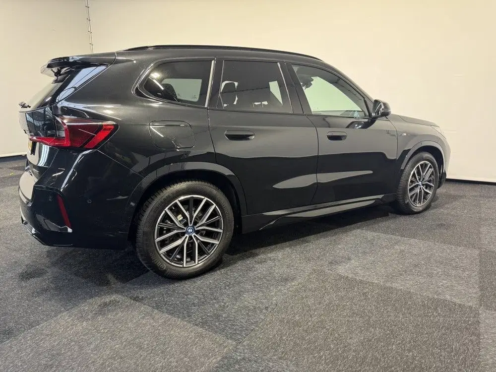 BMW iX1 M Sport Premium Pro uit 2025, foto 9