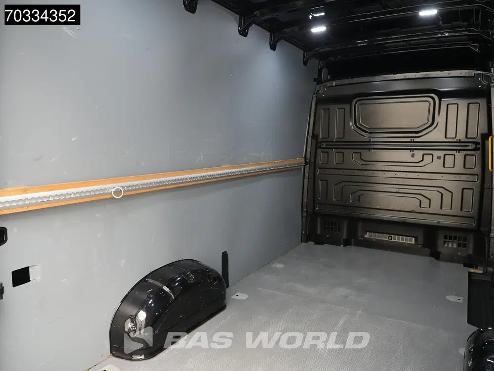 Volkswagen Crafter 140pk Automaat L3H3 Airco Navi Carplay Cr uit 2024, foto 12