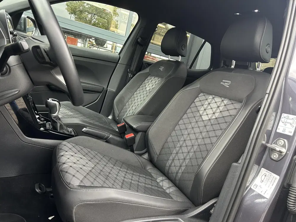Volkswagen T-Cross 1.0 TSI R-Line Edition uit 2025, foto 15