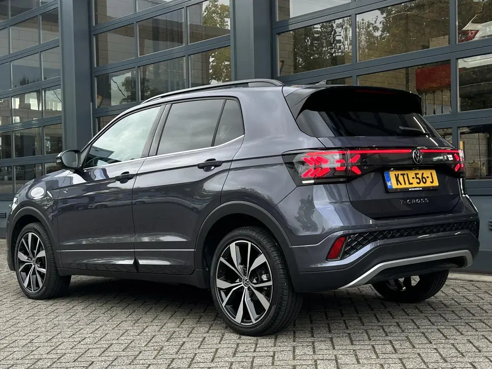 Volkswagen T-Cross 1.0 TSI R-Line Edition uit 2025, foto 2