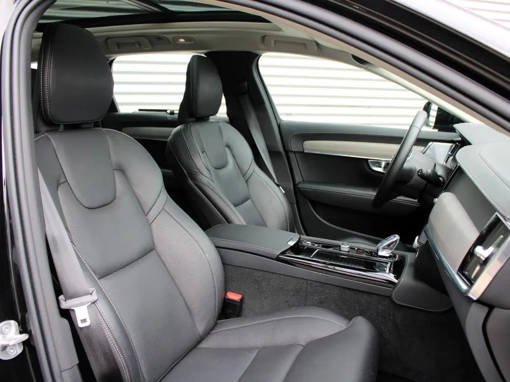 Volvo V90 2.0 T8 Plug-in hybrid AWD Ultra Dark Autom uit 2025, foto 13