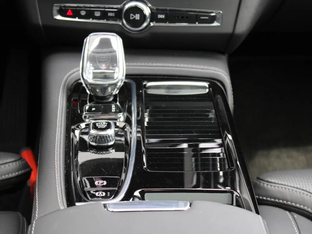 Volvo V90 2.0 T8 Plug-in hybrid AWD Ultra Dark Autom uit 2025, foto 15