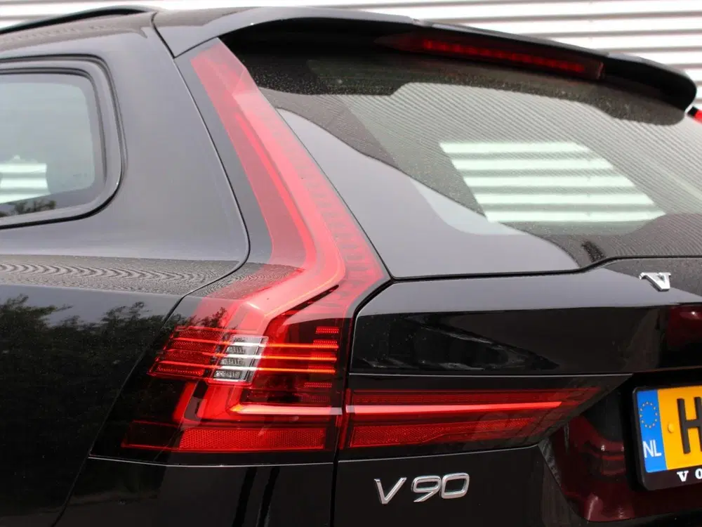 Volvo V90 2.0 T8 Plug-in hybrid AWD Ultra Dark Autom uit 2025, foto 7