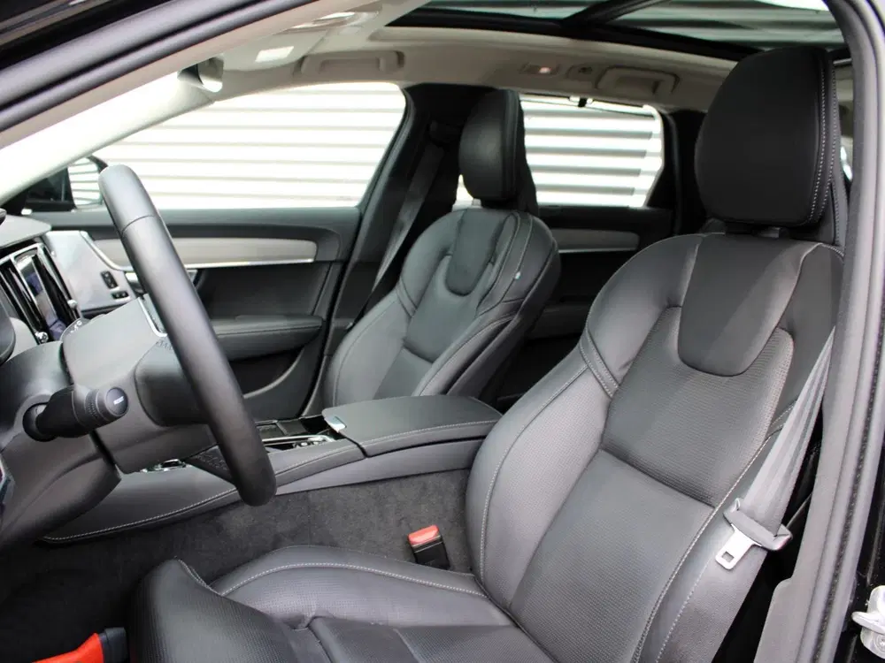 Volvo V90 2.0 T8 Plug-in hybrid AWD Ultra Dark Autom uit 2025, foto 9
