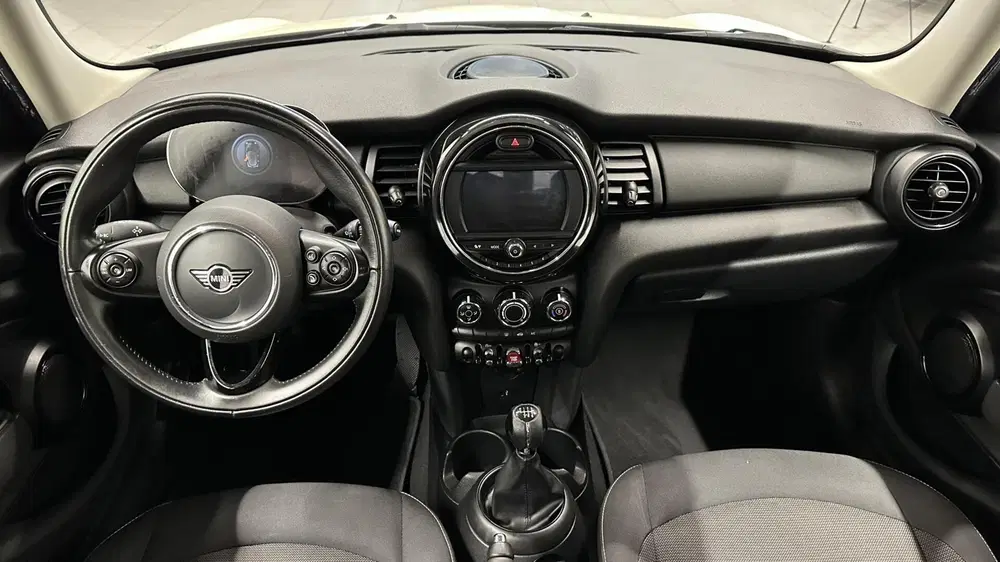Mini Cooper 1.5 Cooper Business Edition NAVI LM CARPLA uit 2021, foto 2
