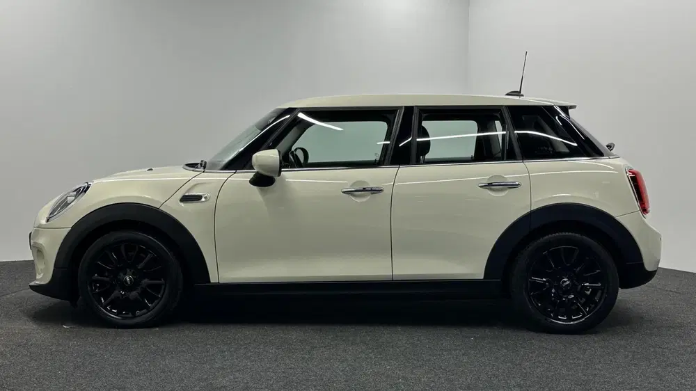 Mini Cooper 1.5 Cooper Business Edition NAVI LM CARPLA uit 2021, foto 8