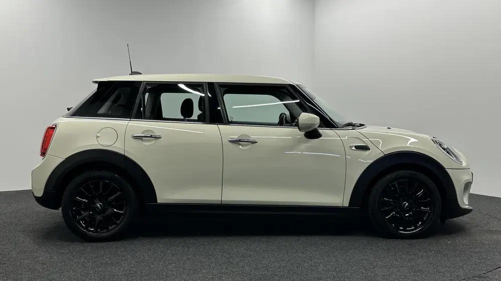 Mini Cooper 1.5 Cooper Business Edition NAVI LM CARPLA uit 2021, foto 9