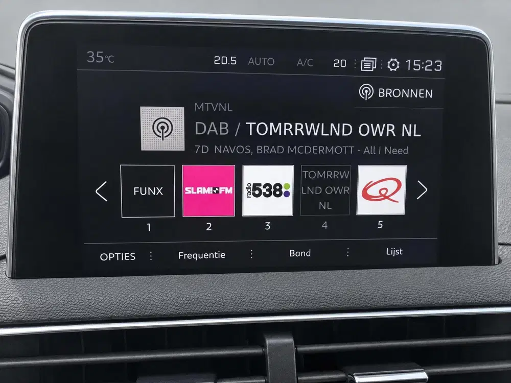 Peugeot 3008 1.2 PureTech GT Line NAVI uit 2019, foto 10