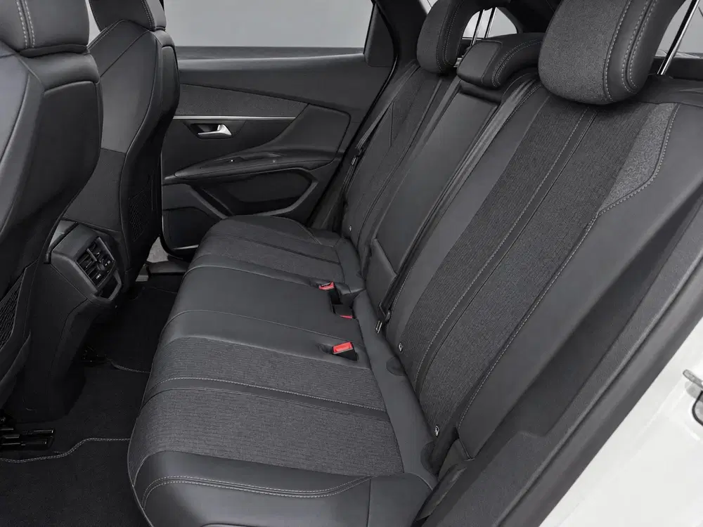 Peugeot 3008 1.2 PureTech GT Line NAVI uit 2019, foto 7