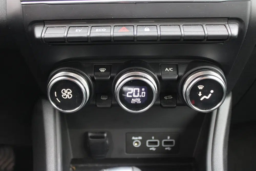 Renault Captur 1.6 E-Tech Hybrid 145 ECC uit 2022, foto 15