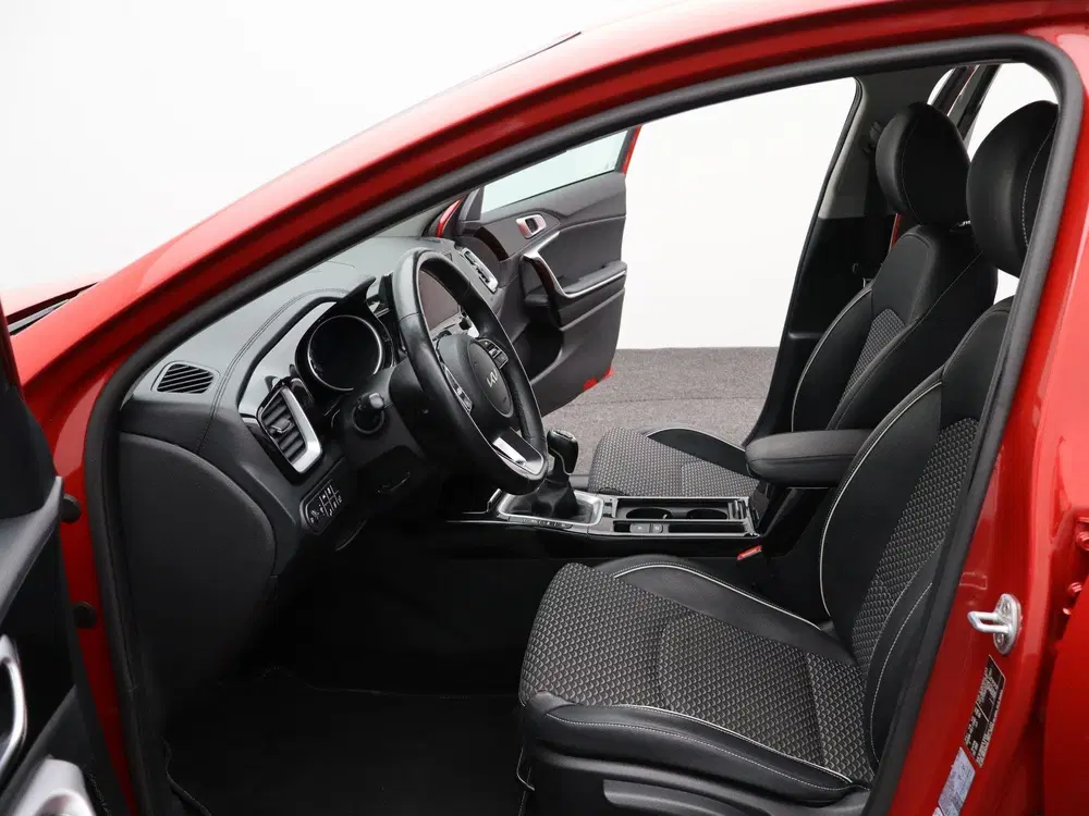 Kia Ceed 1.0 T-GDi DynamicPlusLine uit 2022, foto 5