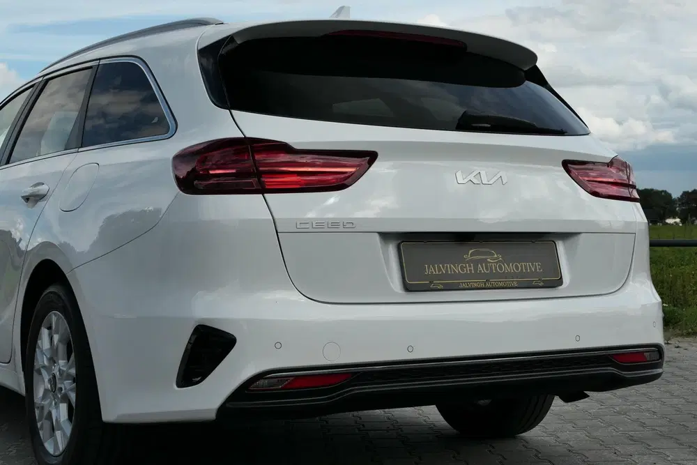 Kia Ceed 1.0 T-GDi MHEV DynamicPlusLine uit 2023, foto 10