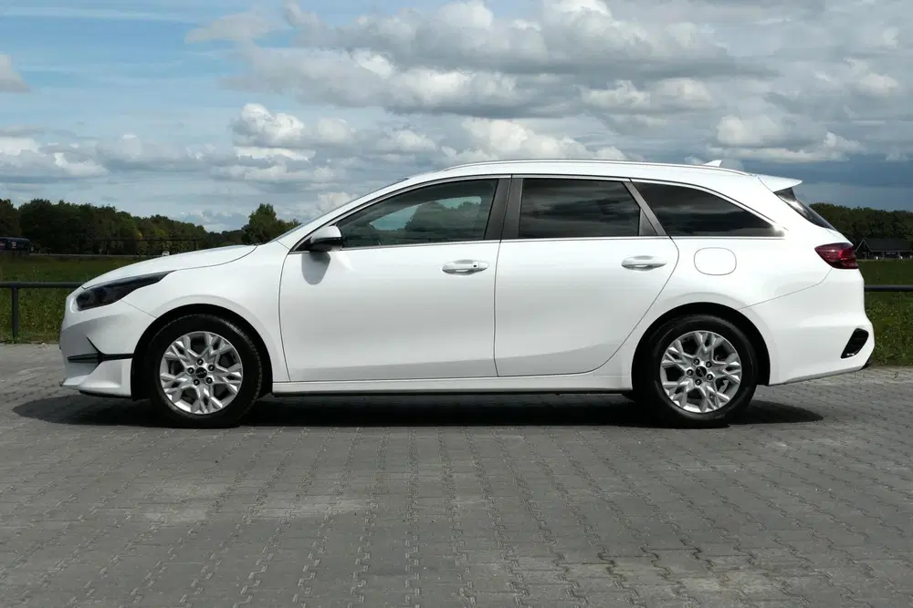 Kia Ceed 1.0 T-GDi MHEV DynamicPlusLine uit 2023, foto 11