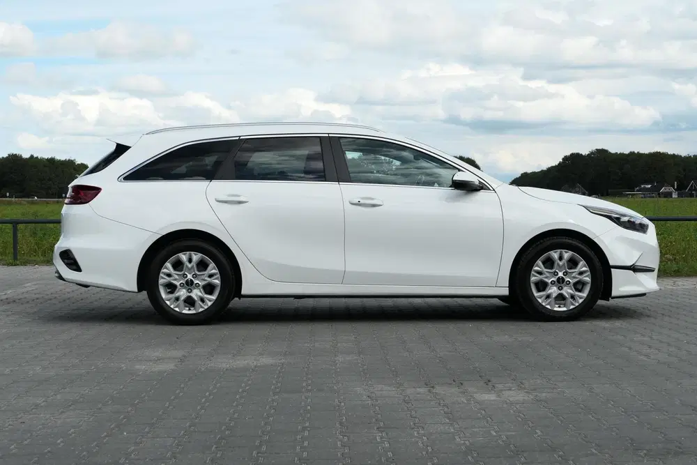 Kia Ceed 1.0 T-GDi MHEV DynamicPlusLine uit 2023, foto 12