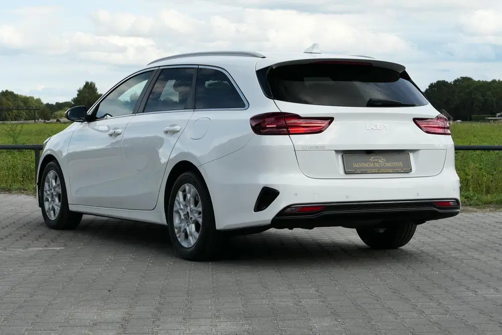 Kia Ceed 1.0 T-GDi MHEV DynamicPlusLine uit 2023, foto 9