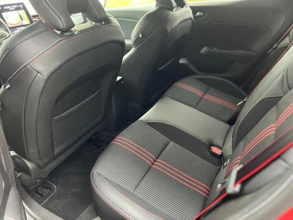 Renault Clio 1.3 TCe R.S. Line 1e EIG uit 2020, foto 4