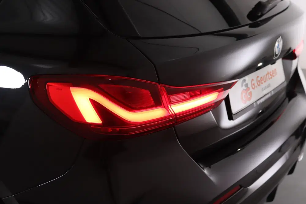BMW 1-serie 118d High Executive M-sport HUD uit 2020, foto 13