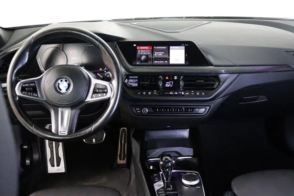 BMW 1-serie 118d High Executive M-sport HUD uit 2020, foto 3