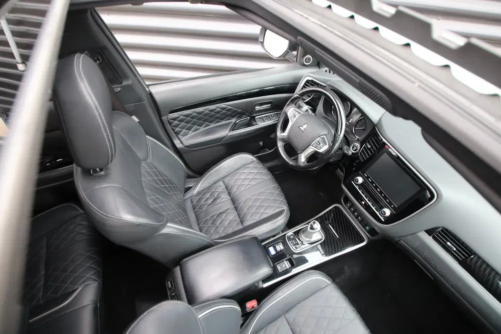 Mitsubishi Outlander 2.4 PHEV Instyle Opendak uit 2021, foto 12