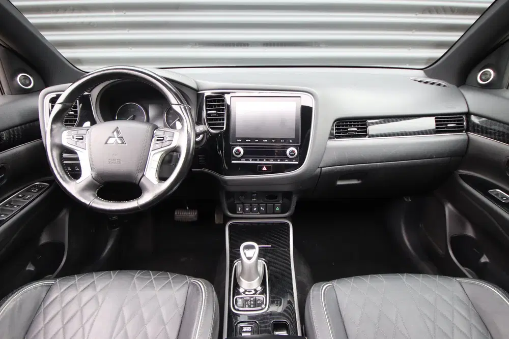 Mitsubishi Outlander 2.4 PHEV Instyle Opendak uit 2021, foto 4