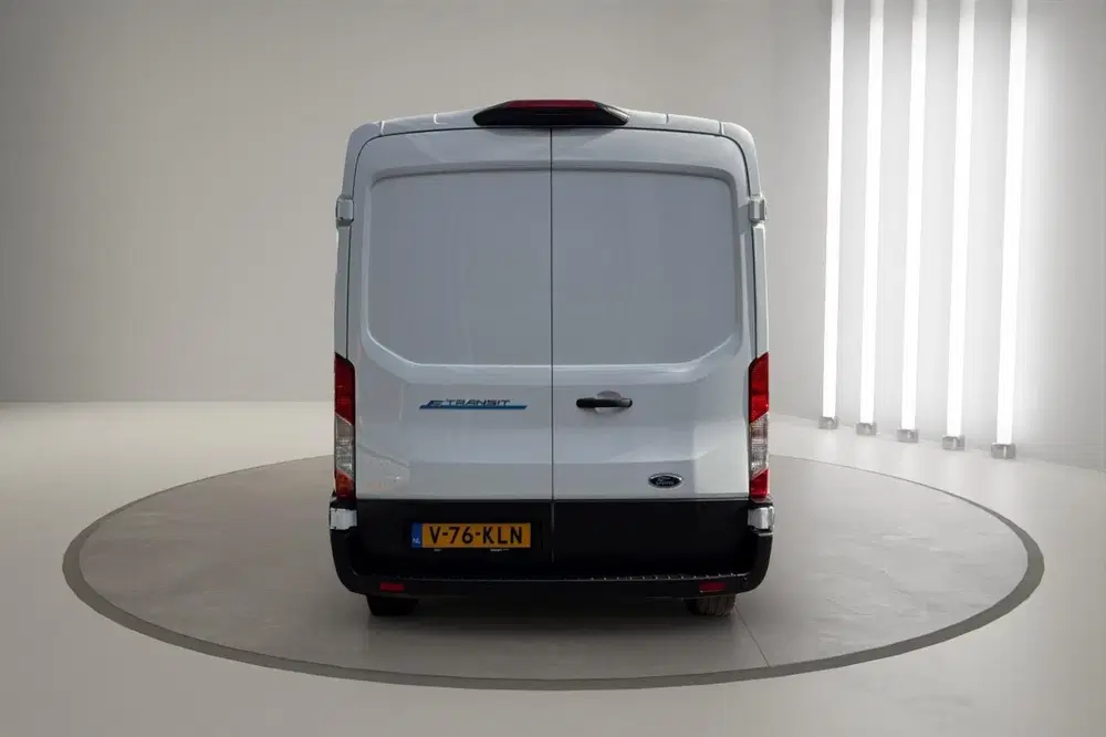 Ford Transit 350 L3H2 Trend 68 kWh uit 2024, foto 3