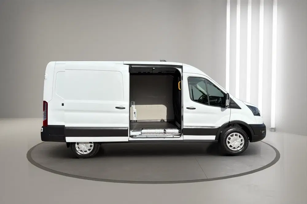 Ford Transit 350 L3H2 Trend 68 kWh uit 2024, foto 5