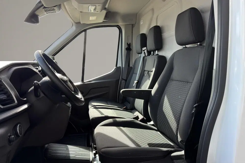 Ford Transit 350 L3H2 Trend 68 kWh uit 2024, foto 6