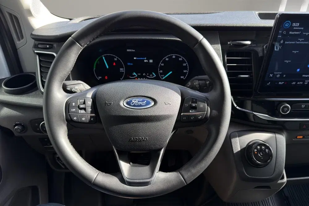 Ford Transit 350 L3H2 Trend 68 kWh uit 2024, foto 7