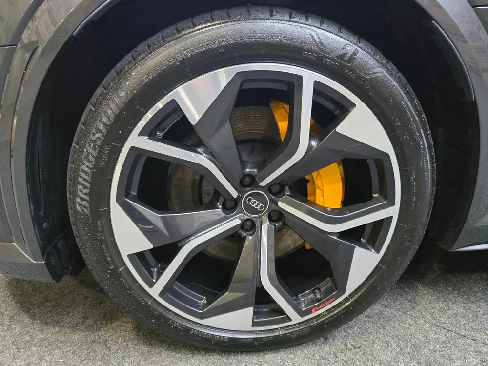 Audi e-tron S quattro 503PK S edition 95 kWh Pano uit 2023, foto 2
