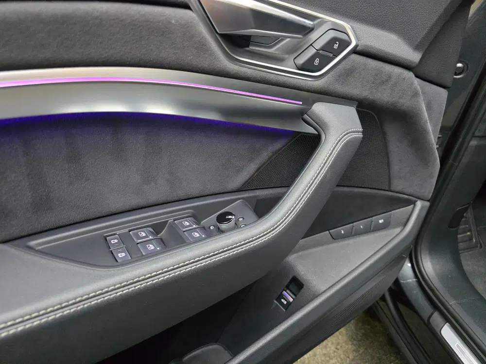 Audi e-tron S quattro 503PK S edition 95 kWh Pano uit 2023, foto 4