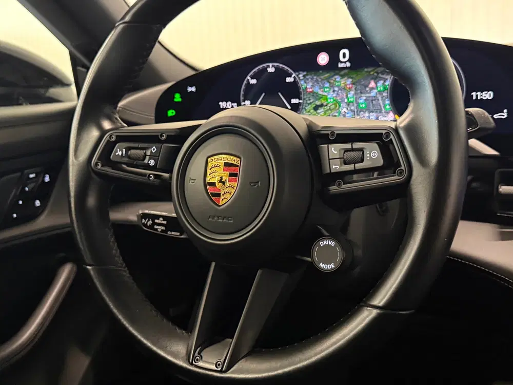 Porsche Taycan 4S Performance 84 kWh uit 2020, foto 10