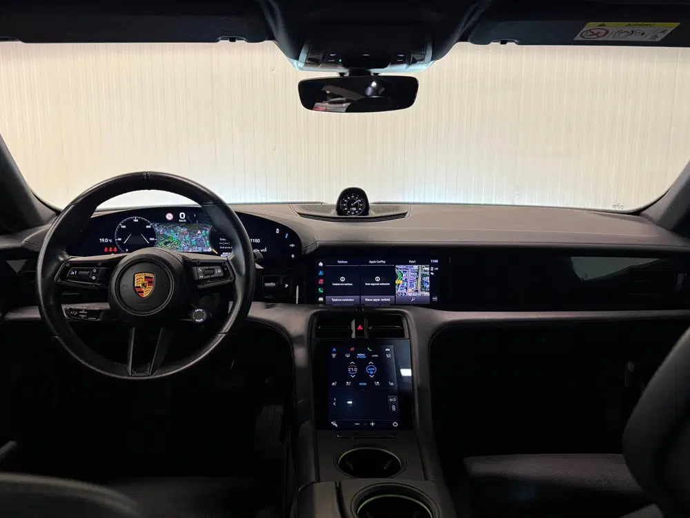 Porsche Taycan 4S Performance 84 kWh uit 2020, foto 3