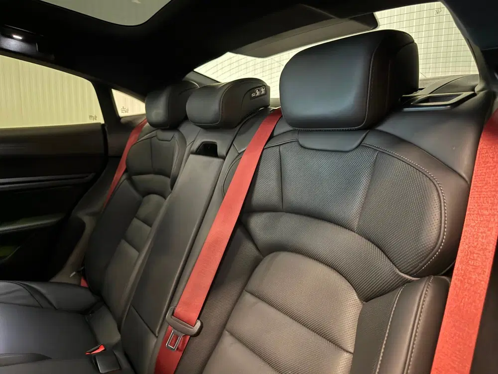 Porsche Taycan 4S Performance 84 kWh uit 2020, foto 5