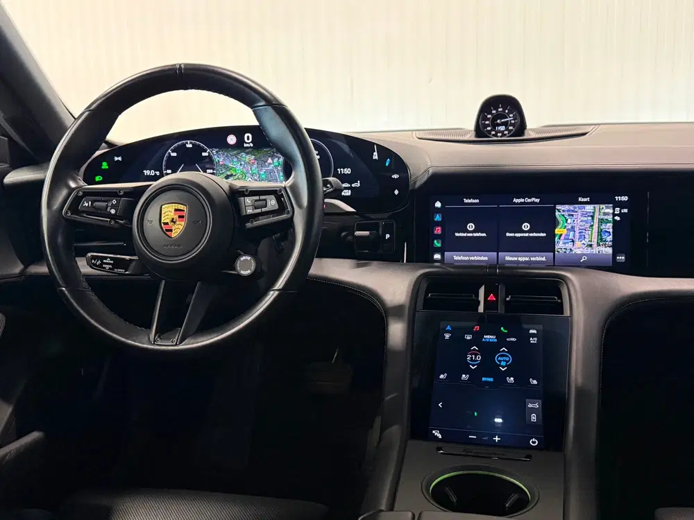 Porsche Taycan 4S Performance 84 kWh uit 2020, foto 9