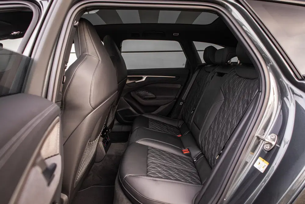 Audi A6 2.0 e-hybrid 367pk quattro S edition Compe uit 2026, foto 6