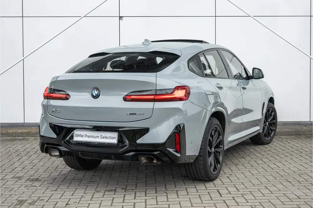 BMW X4 xDrive30i High Executive M Sport Automaat uit 2022, foto 2