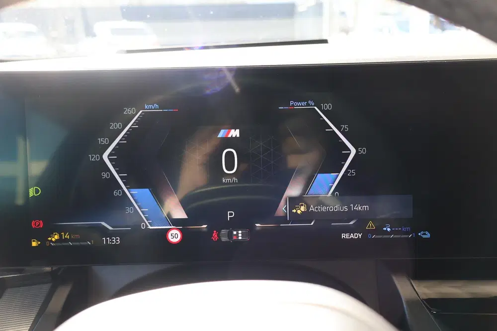 BMW 5-serie 530e uit 2025, foto 10