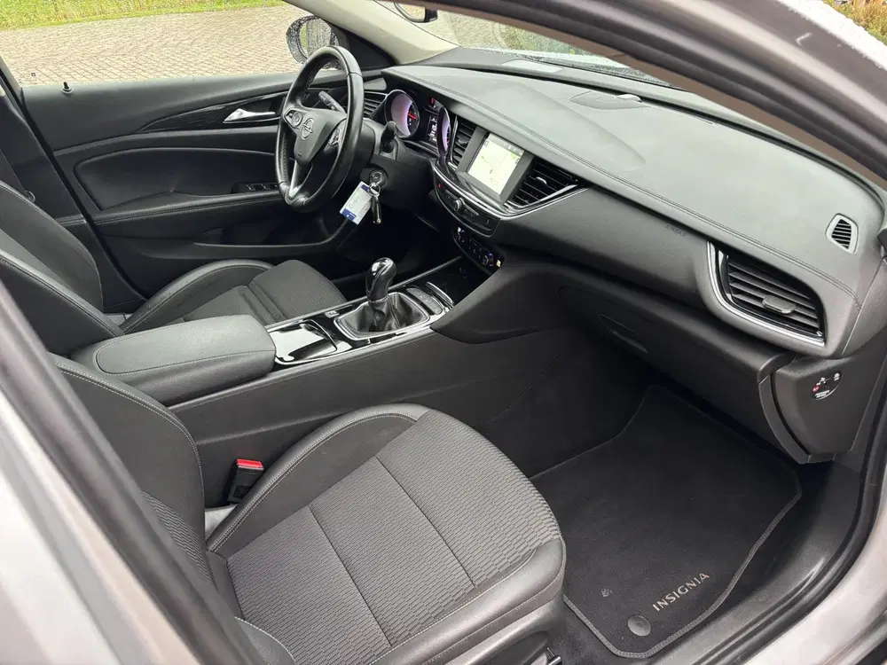Opel Insignia 1.5 Turbo Business Executive uit 2020, foto 12